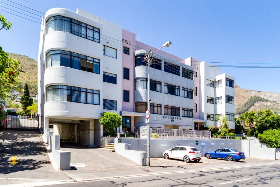 To Let 3 Bedroom Property for Rent in Sea Point Western Cape